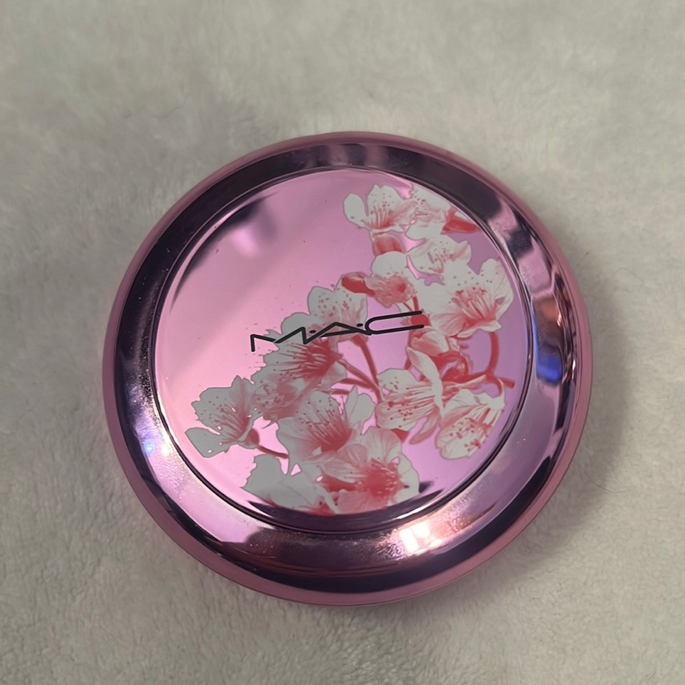 MAC PETTALLIC Metallic extra dimension Skinfinish